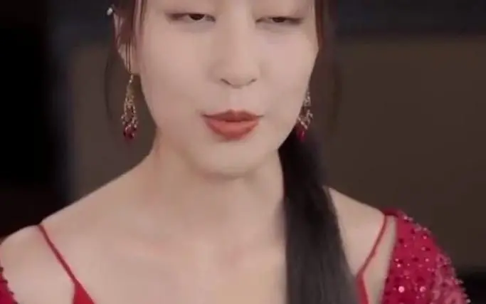 《罗刹海市》：颠覆三观的荒诞寓言！当美丑颠倒，你看清现实了吗？